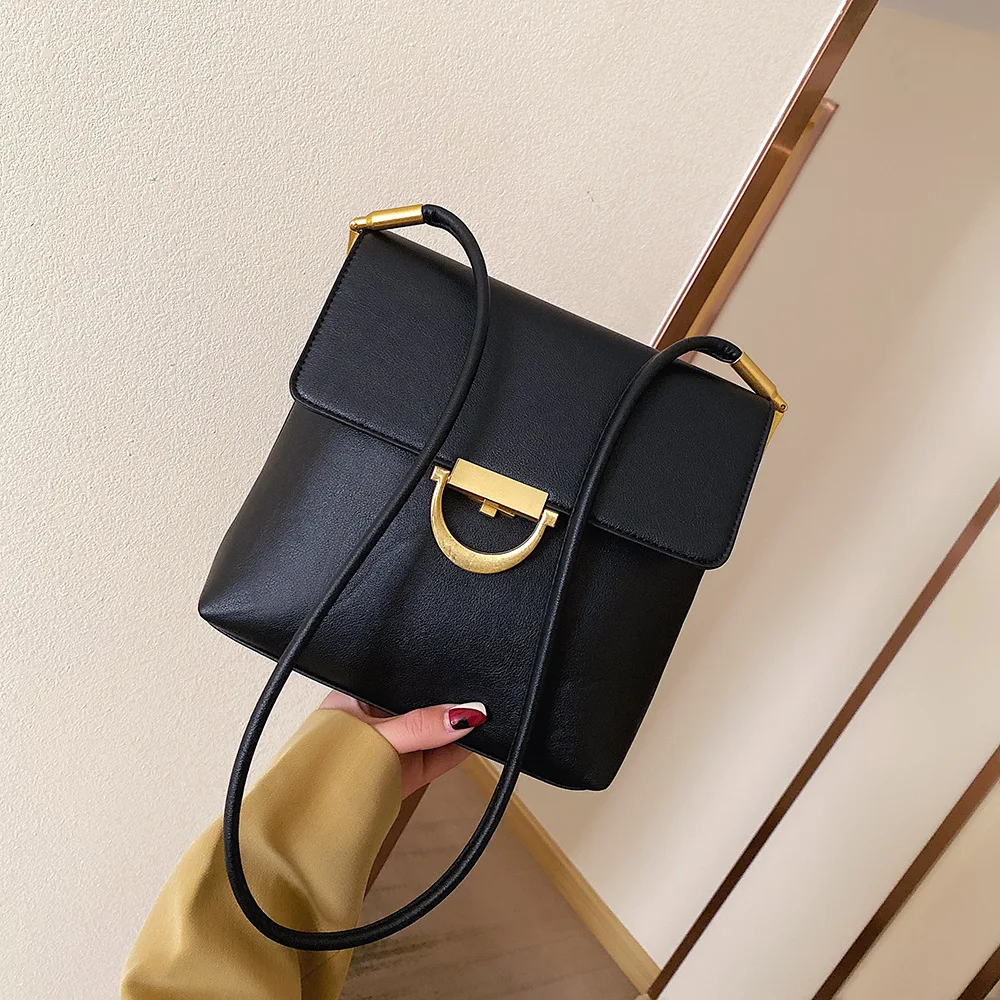 

Retro Square Sling Bag 2020 Early Spring New Style Cool Lock Design Flip Shoulder Envelope Bag
