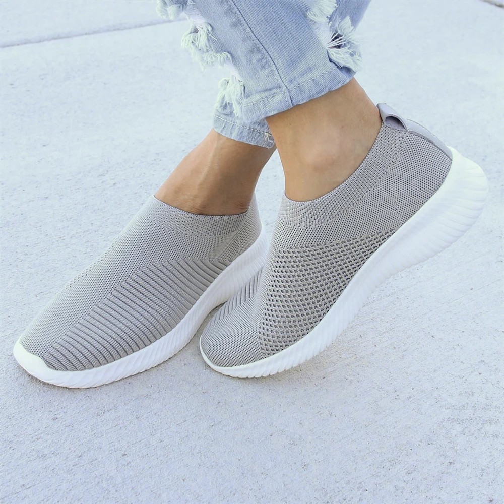 Gray Новые трикотажные вулканизированные модные кроссовки обувь на плоской подошве слипоны носки кроссовки из дышащего сетчатого материала на плоской подошве повседневная легкая дышащая обувь - Цвет: Gray
