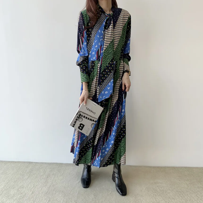 Женское платье средней длины элегантное дизайнерское с винтажным принтом