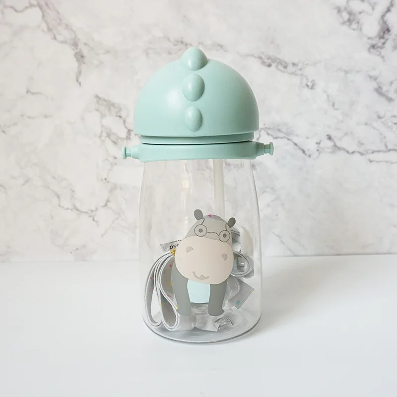 Hippo With Strap Детская школьная соломенная бутылка для питьевой воды с изображением животных из мультфильмов, детская чашка с трубочкой и поильником с плечевым ремнем, бутылка для воды объемом 420 мл - Цвет: Hippo With Strap