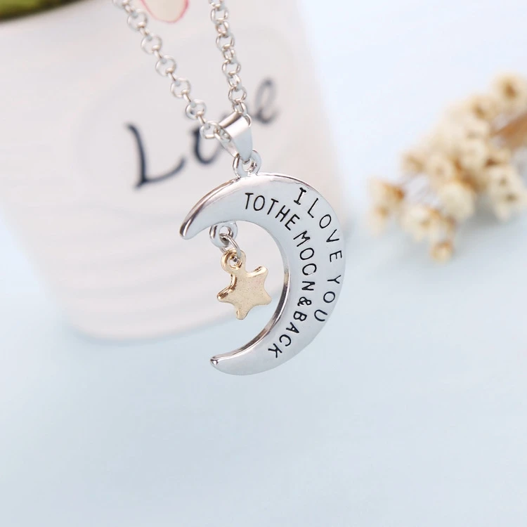 Ожерелье с надписью «I Love U2» и надписью «Moon And Back»