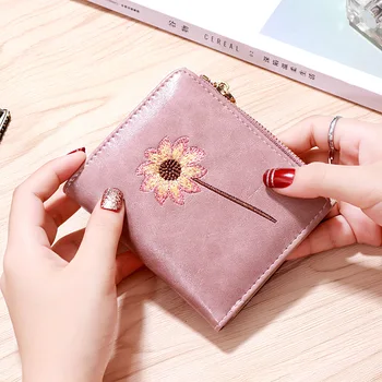 

Ins small wallet women's short 2019 simple little fresh student zipper buckle folding change folder