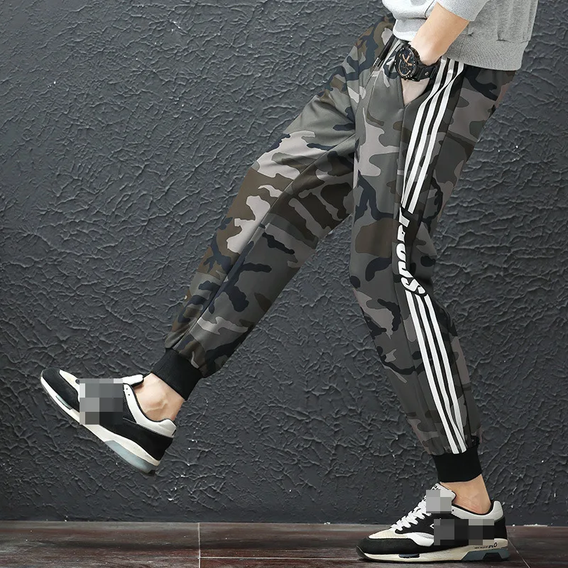 

Men's jogging Camouflage sports Cargo Pocket sweatpants Male Gym stitching drawstring pocket trousers