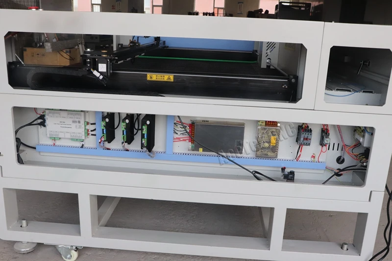 1600*1000 мм автоматическая подача CNC текстильной лазерной резки AKJ1610 с контроллер RUIDA