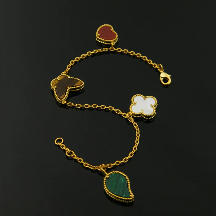 

Fashion bracelet personality popular butterfly green leaf heart shape four-leaf flower shape to send lover gift 2019 new hot