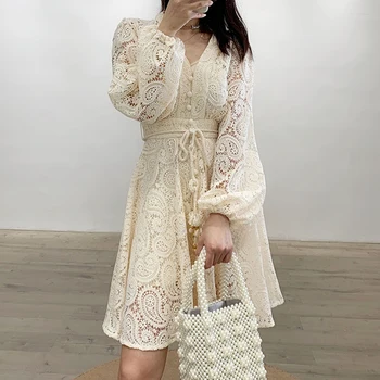 

Water-soluble flower hollow lace 2-piece set V-neck waist slimming short dress