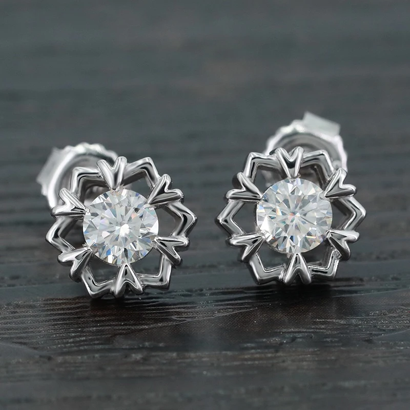 

Trendy Real 0.5 Carat D Color Moissanite Flower Earrings for Women 925 Silver Certified Moissanite Female Stud Earrings Gift