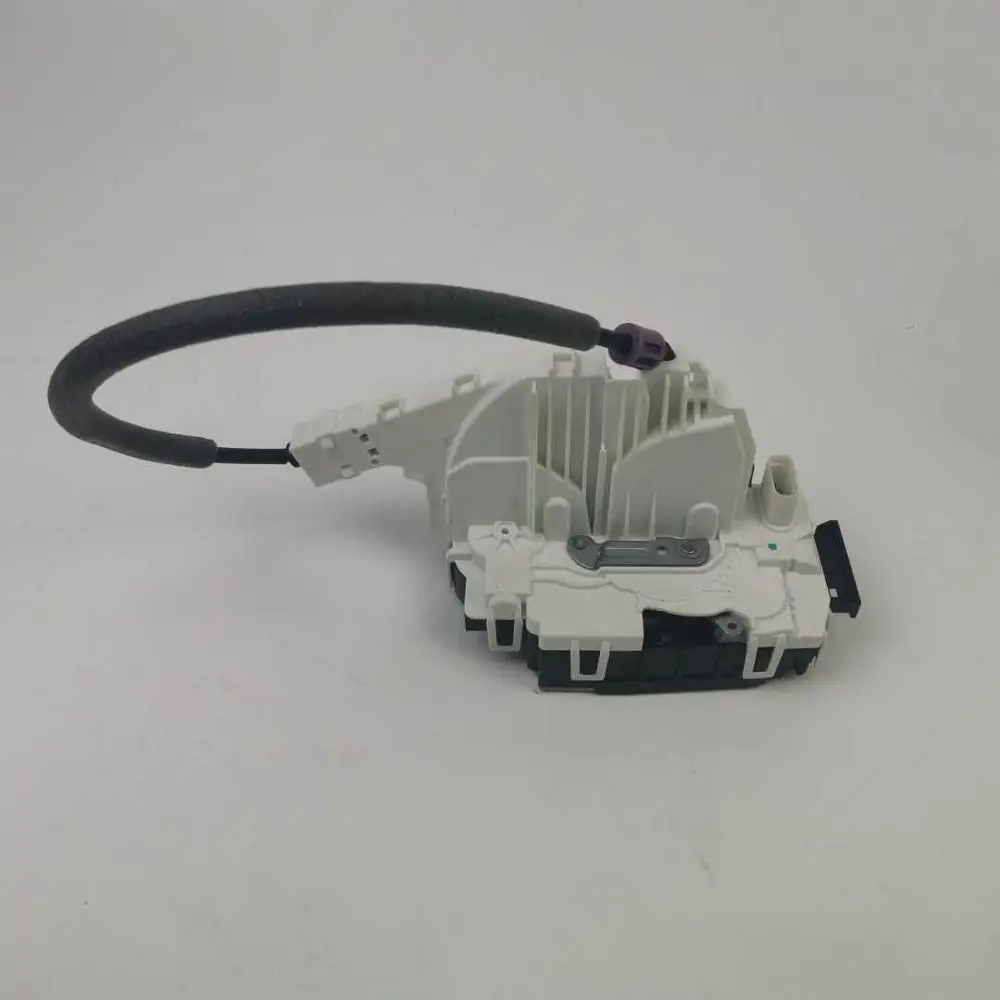 

Door Lock Actuator Front left A2047201535 for Benz X204 E500 C200 C180 C250 E300 C250 E350