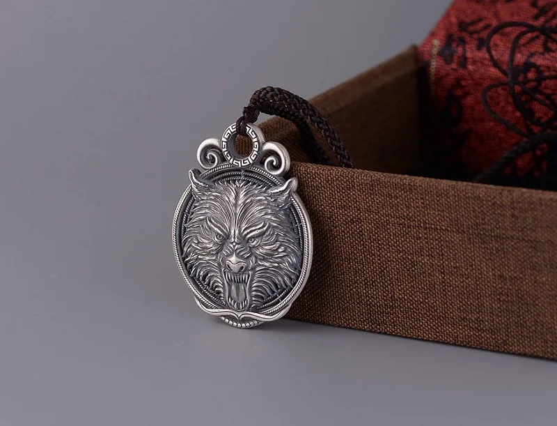 silver-wolf-pendant001D