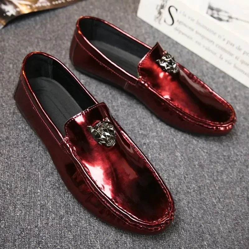 

Moccasins Mens Red Bottom Patent Leather Loafers Slip On Soft Leather Shoes Men Luxury Brand Driving Peas Shoes Casual Flats Man