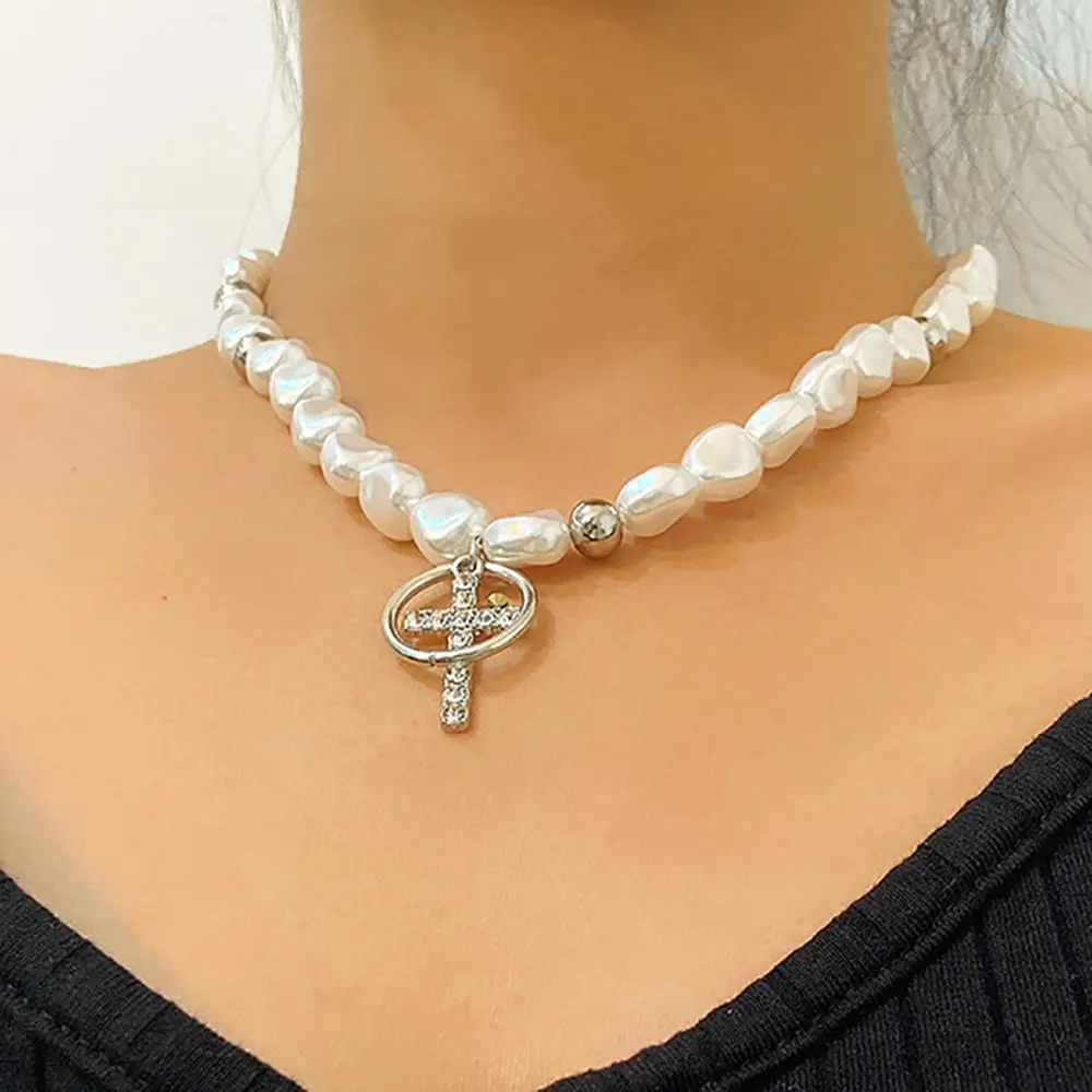 

Goth Crystal Cross Pedant Necklace for Women Bohemia Baroque Pearl Chain Choker Necklace Elegant Wedding Party Jewelry Collar