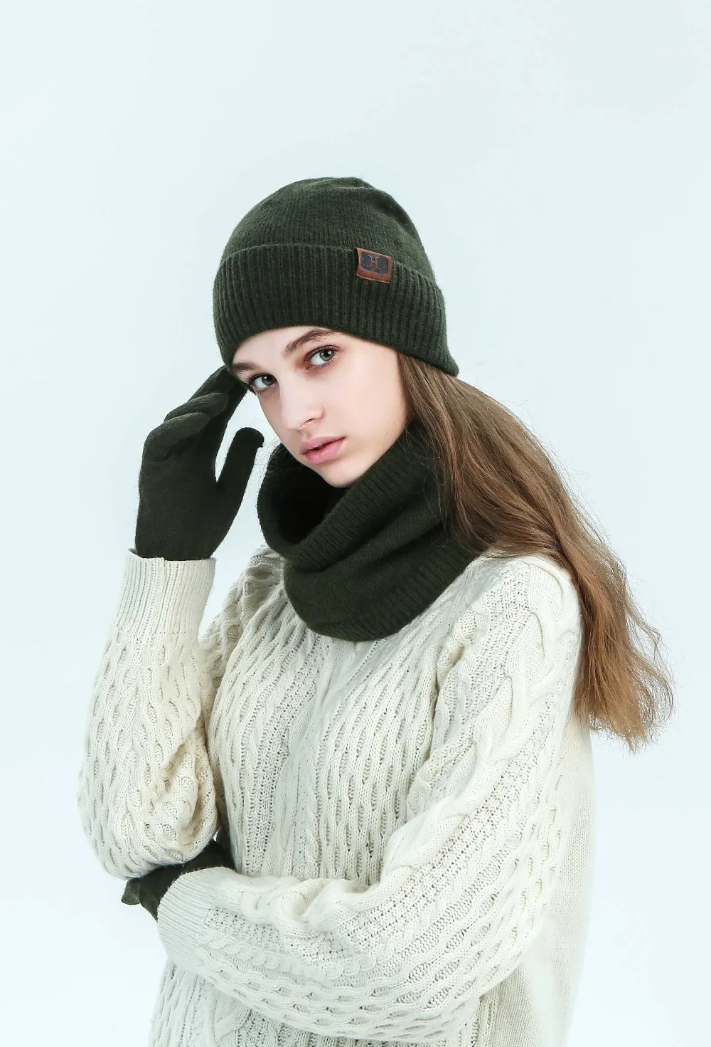 High Quality Men Winter Hat Scarf Gloves Set Soft Comfortable Plus Velvet Scarf Winter Warm Beanies Touch Screen Gloves 3 PCS