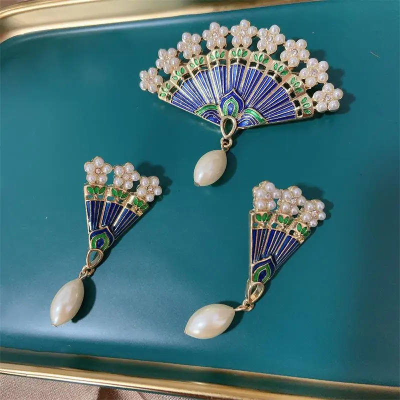 F. J4Z Новые Роскошные Броши для женщин Barroque имитация жемчуга Rhinesetone Tassel Fan образные штифты и серьги Ювелирные изделия Подарки