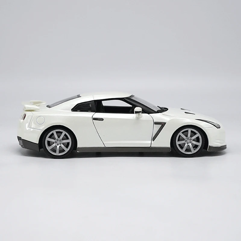 Изысканный подарок 1:18 Nissan GTR супер ЗАПУСК сплава модель имитация литья гоночной