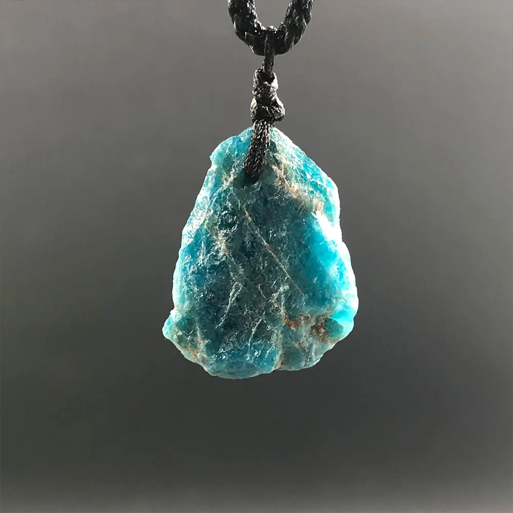

1pc Random Blue Apatite Rough Raw Natural Stone Pendant Necklace Quartz Crystal Healing Reiki Gift Gemstone Crafts Jewelry Decor