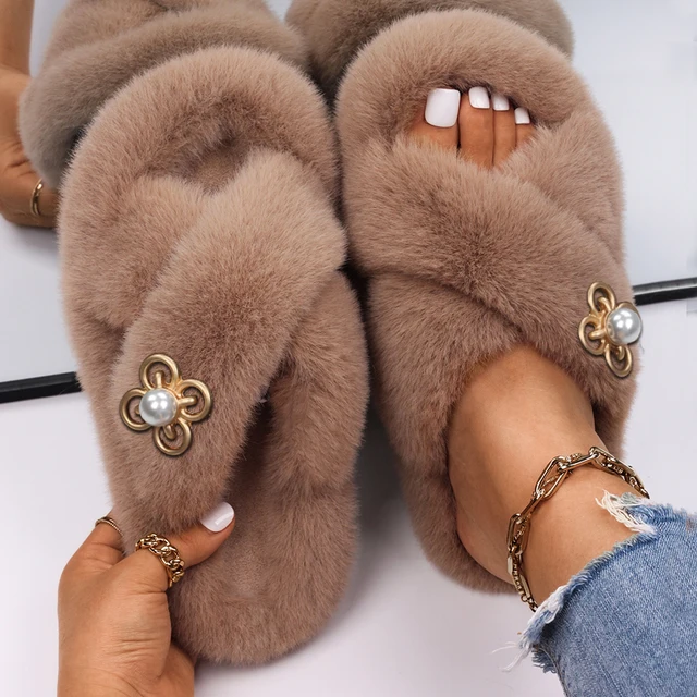 Women-Furry-Slides-Pearl-Slippers-Four-Leaf-Clover-Decor-Fluffy-Flip-Flops-Luxury-Designer-Sandals-Cozy.jpg_640x640.jpg