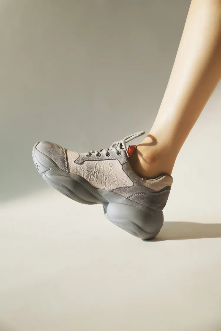 

2020 Spring New Style Four Seasons Shoes Women's High Light Silk Reversible Cowhide Lace-up Sporty Casual Shoes