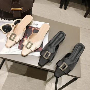 

2020 New Square Toe Ctrystal Mules Slippers Luxury Designer Women Summer Fashion Low Heels Silk Slides Holiday Beach Party Shoes