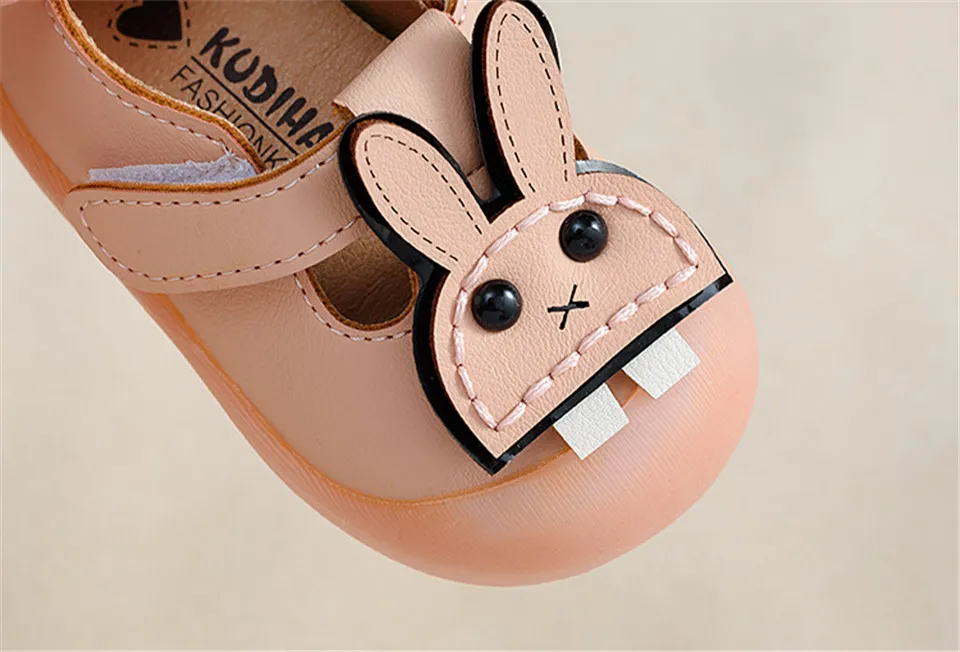 Spring and Autumn Baby Girls First Walkers Shallow Cartoon Baby First Walkers Soft Botton Leather Toddler Princess Shoes