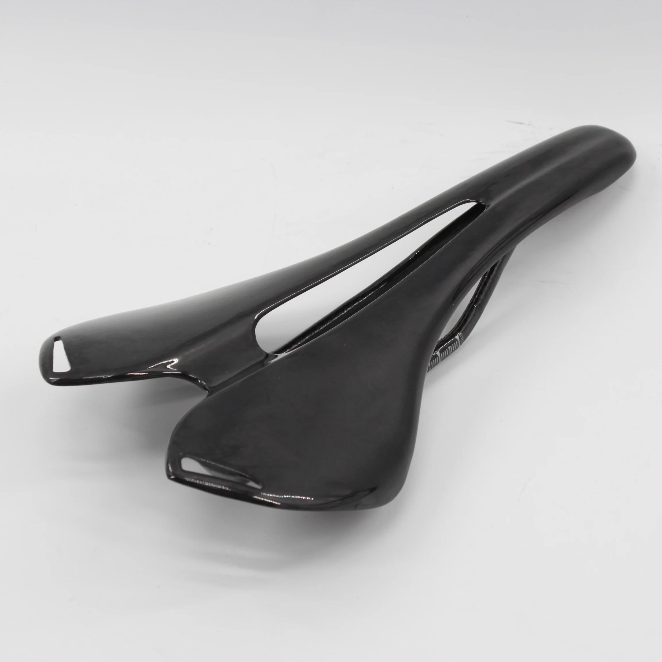 carbon fibre saddle