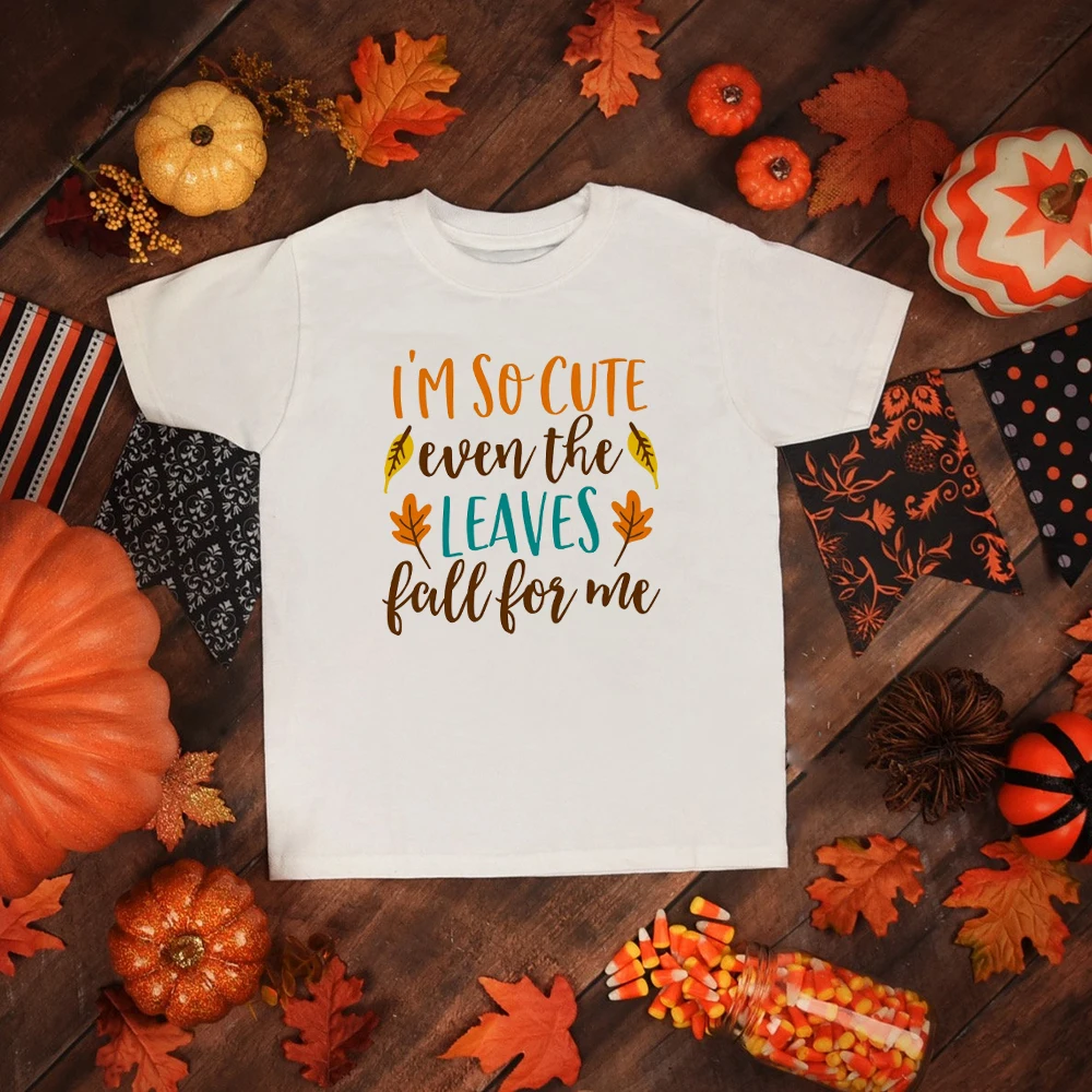 Детская футболка с надписью I'm So Cute Even The Leaves Fall for Me для маленьких мальчиков и