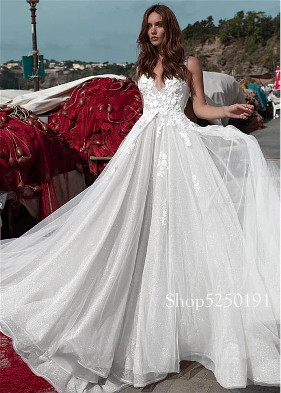 Unique Tulle V-neck Neckline A-line Wedding Dresses With Lace Appliques Bling Bling Grey Bridal Dress - Цвет: Same as picture
