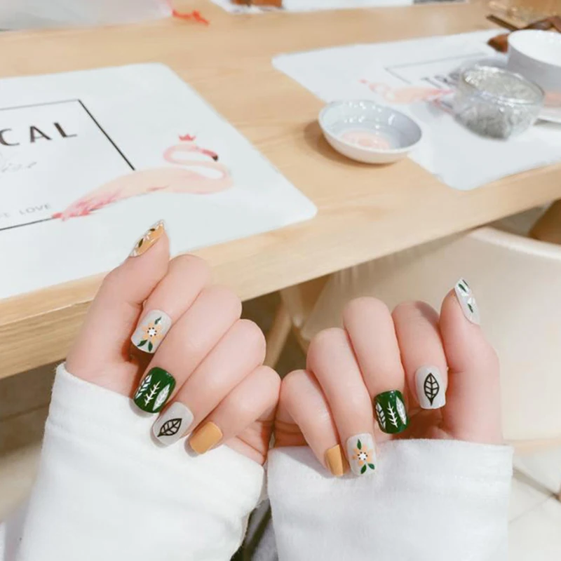 24Pcs/Set DIY Short Type Fruit Green Forest Flower and Leaves Full Cover False Fake Nails Art Tip With Glue Sticker Faux Ongles