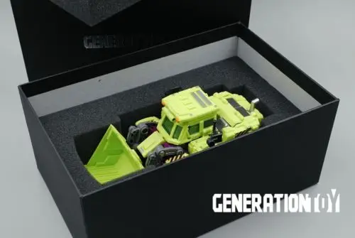 

Generation Toy GT-1 Gravity Builder Devastator GT-1A Scraper NEW