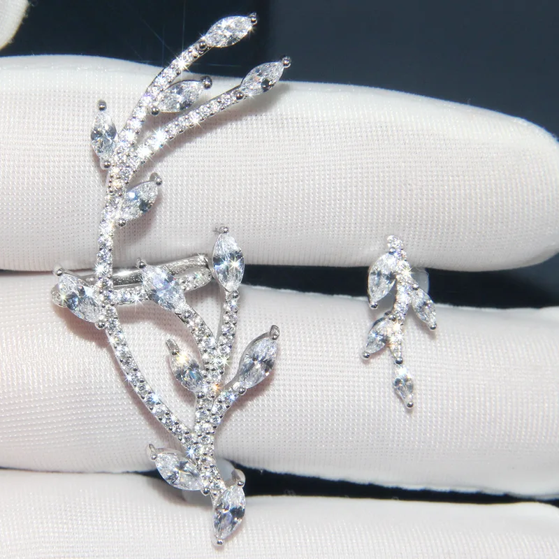 

A Home Europe And America Big Brand S925 Fine Silver Clip-on Women's with Crystal Diamond Leaf Ear Stud Non-symmetrical Cool Ant