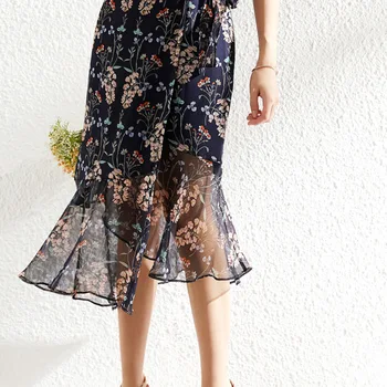 

New Printed small floral skirt women s high waist skirt mid length chiffon skirt with ruffles