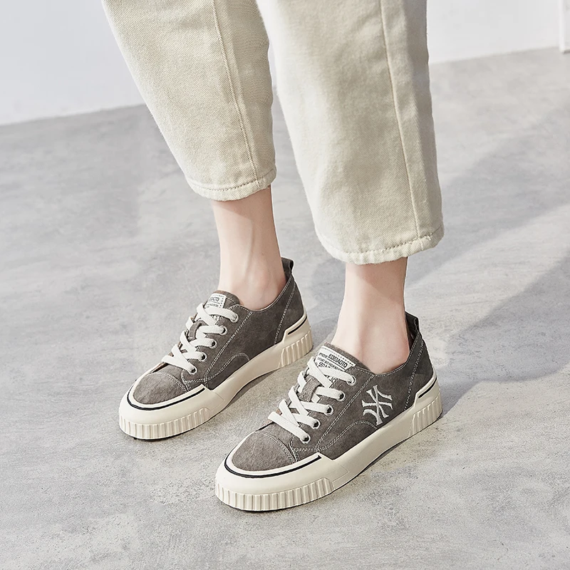 

Scrub leather student sports shoes 2019 autumn new Joker Korean version of the net red flat trend casual shoes