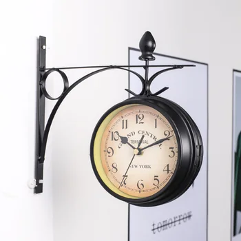 

Outdoor Wall Clock Hanging Retro Double Sided Battery Powered Metal Mount Vintage Garden Coffee Bar Decoration Round Station