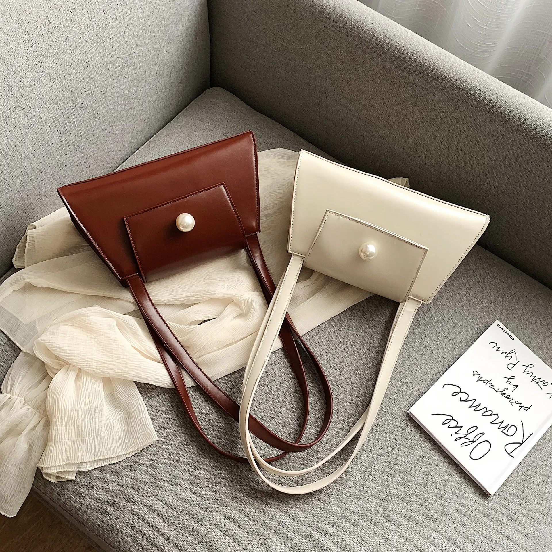

2019 Autumn New Niche Design Retro Handbags Shoulder Bag Hand Bag Small Bag Under The Bag Female crossbody bags for women