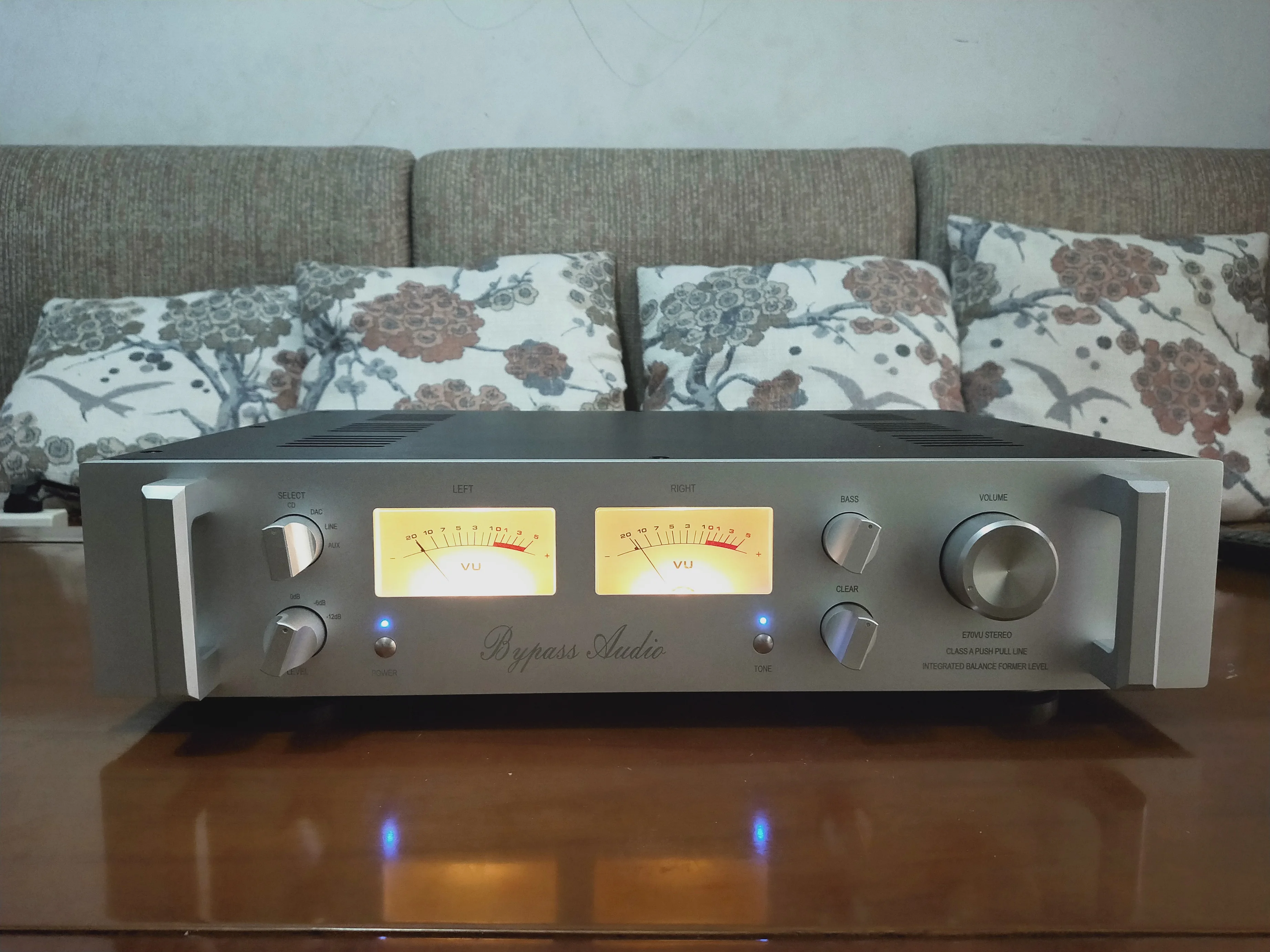 

HIFI amplifier e70VU full-balanced Class A FET preamp excitation tuning