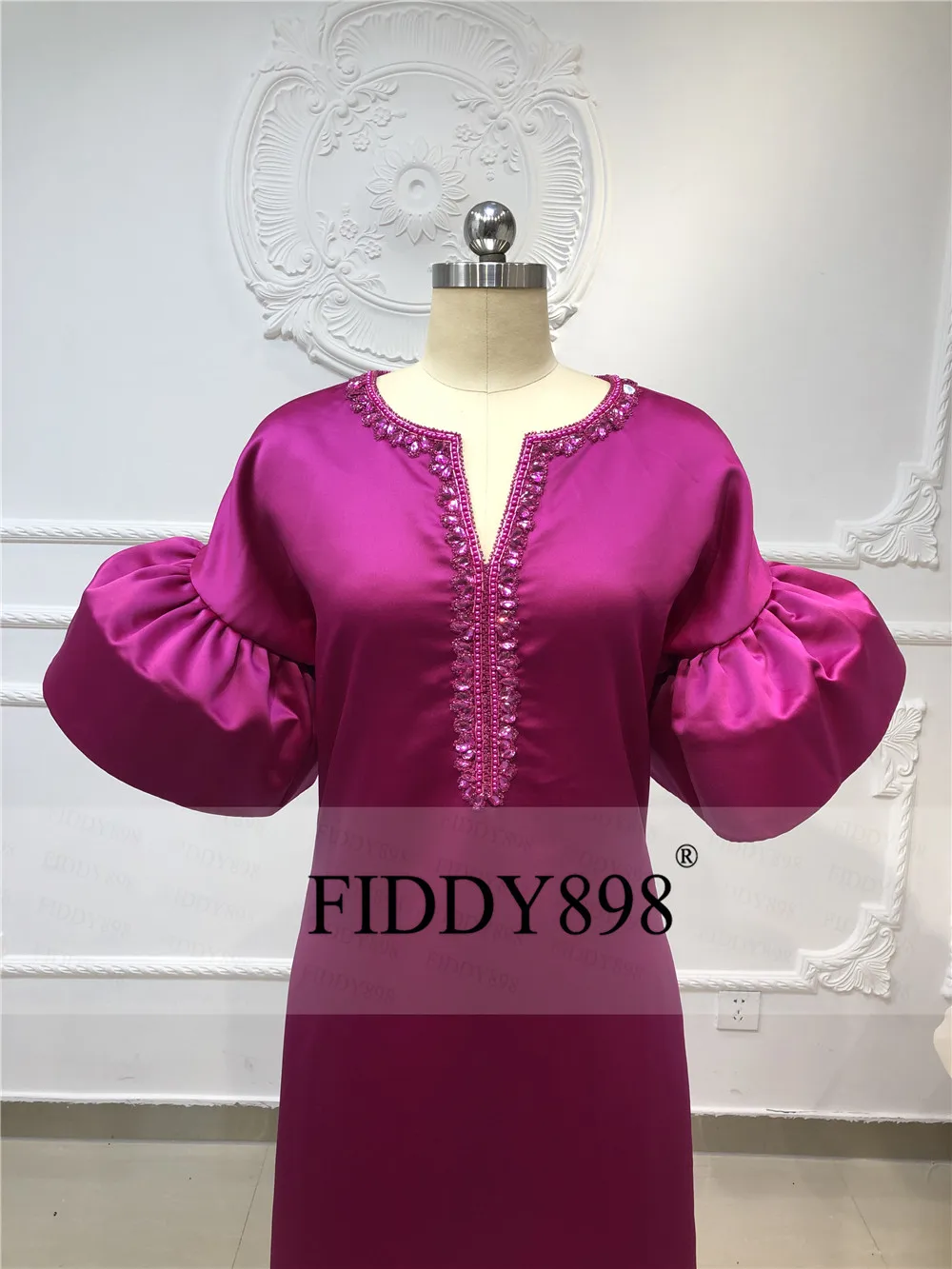 Дубайские Вечерние платья Длинные Caftan V шеи оболочка атласное вечернее платье вышитое бисером платье для выпускного вечера Длина пола de Soiree