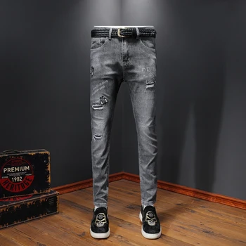 

2020 Grey Ripped Jeans Men Letter Print Bee Embroidery Jean Quality Stretch Slim Fit Pencil Pants