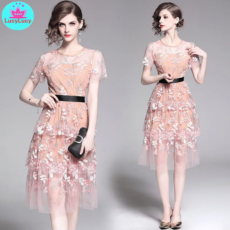 

2019 summer new pollen heavy work sequin mesh embroidered stitching short-sleeved round neck cake dress