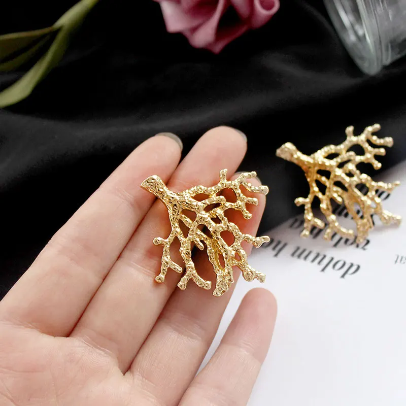 

Fashion Tree of Life Stud Earrings Gold Color Tree Biology Irregular Geometric Earring Women Girl Party New Gifts 2019
