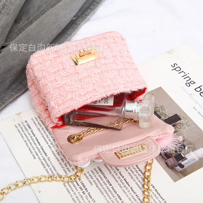 

2019 New Style Fashion Children Bag Lock Chain Shoulder Bag Rabbit Head Flower Decoration gong zhu bao Oblique Bag