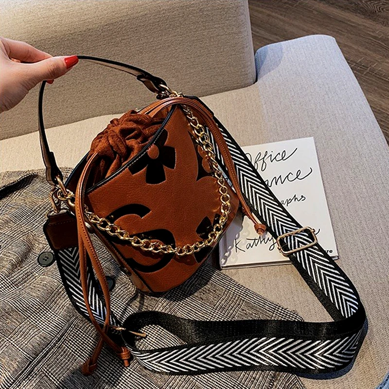 

Luxury Brand Bucket Bags Wide Shoulder Strap Messenger Bag Famous Designer Flowers Printing Handbags Drawstring Bag Louie Vuiton