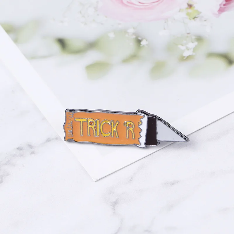 

Hot Sales Fun Cartoon Creative Lettering Fountain Pen t r Ick R Technology Students Badge Bag Brooch Accessories