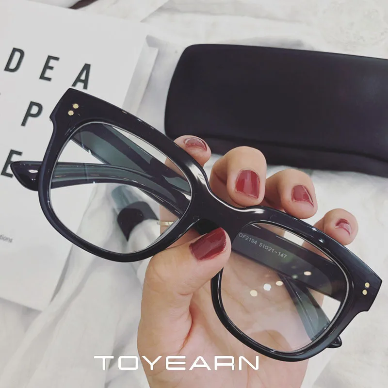 

TOYEARN 2019 New Vintage Sexy Ladies Oversized Square Sunglasses Women Rivet Frame Transparent Glasses Female Optical Eye