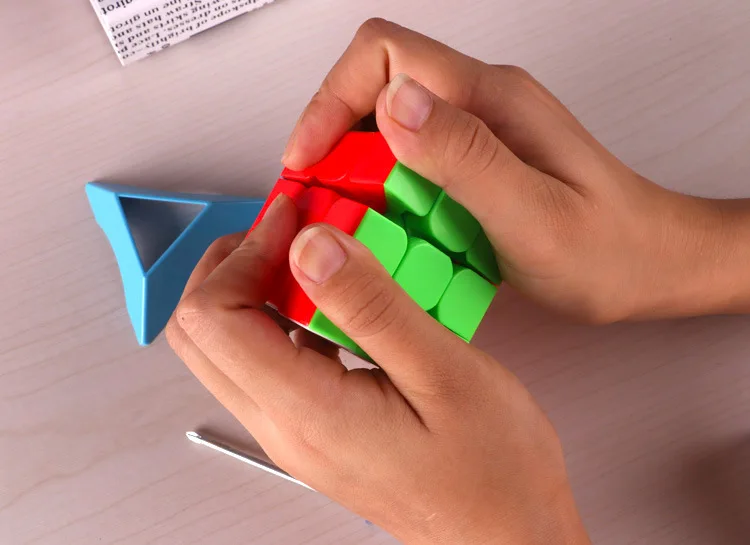 Волшебный кубик Longyuan 3x3x3 Yumo, Магический кубик, скоростная головоломка, профессиональный скоростной кубик, игрушки для детей, cubo 3*3*3, подставка для подарков