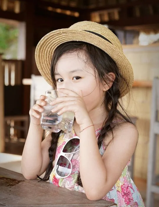 

Parent-Child Sun Hat Hand Made Flat Top Wide Brim Bowknot Hat Summer Beach Straw Parenting Hats Girls Panama Caps Girls Cap