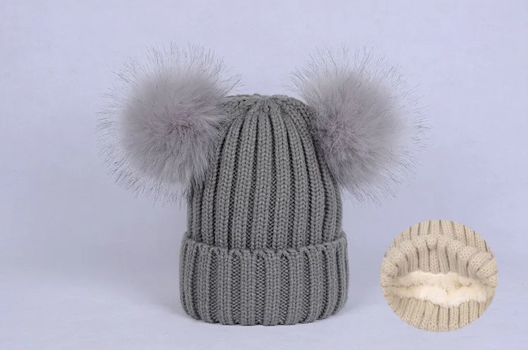 gray fleece Милая зимняя женская и детская вязаная шапочка с двойными помпонами, Детские шапочки для мальчиков и девочек, флисовые колпачки - Цвет: gray fleece