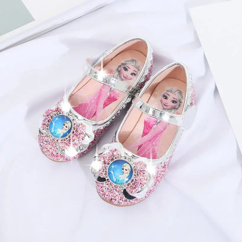 Детская Свадебная модельная обувь; детские сандалии принцессы Эльзы с бантом; цвет розовый, синий; кожаная обувь для девочек; повседневная обувь; пляжные сандалии на плоской подошве