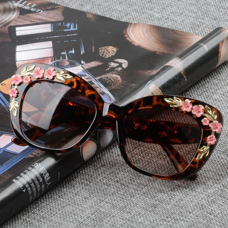 2019 Luxury Queen Cat Eye Sunglasses for Women Rose Flower Vintage