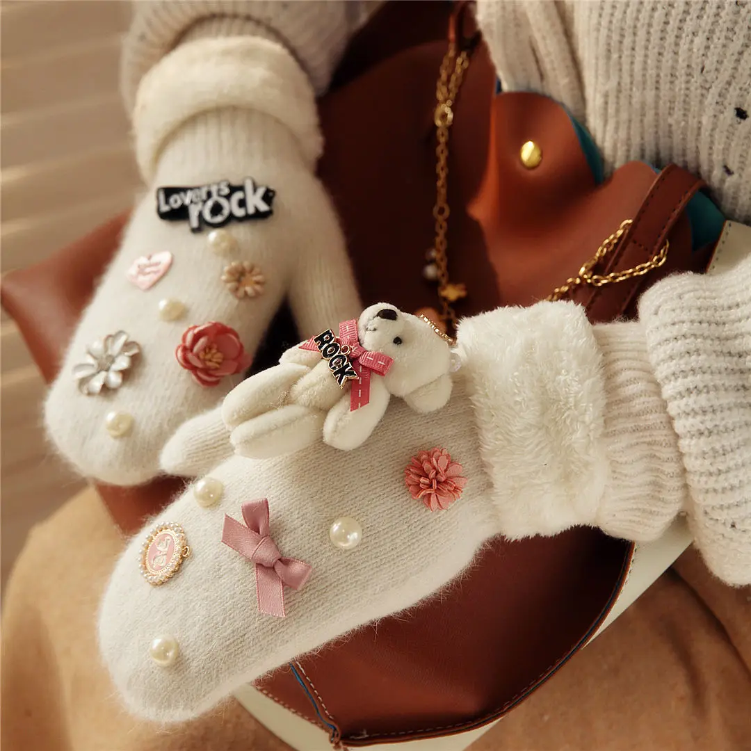 New winter rabbit fur gloves White Bear small flowers plus velvet tank bag finger women's gloves