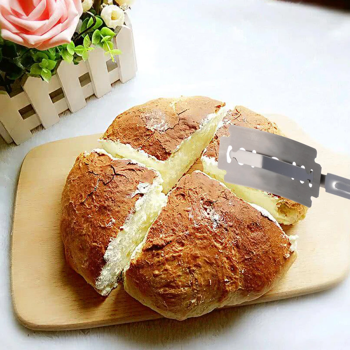 Baking Curved Bread Dough Cutter Wooden Handle Pastry Cutting French Toast Bagel Cutter Kitchen Tools With Cover Thin Blade