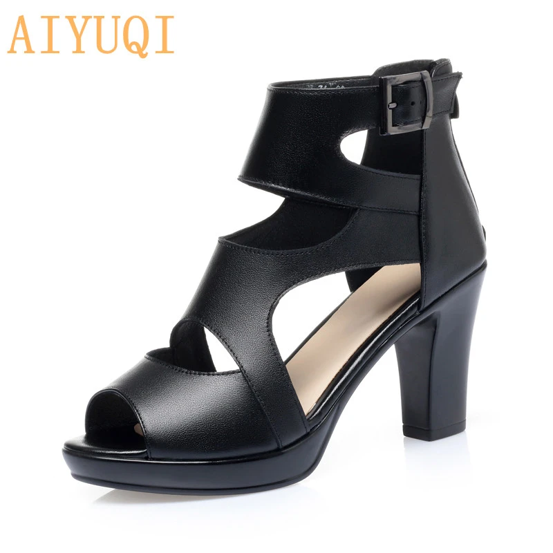 summer sandals with small heel